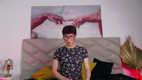 Snapshot of soro_lovelyboy chatting on 09-13-25, 03:17 soro_lovelyboy online show from 09-13-25, 03:17