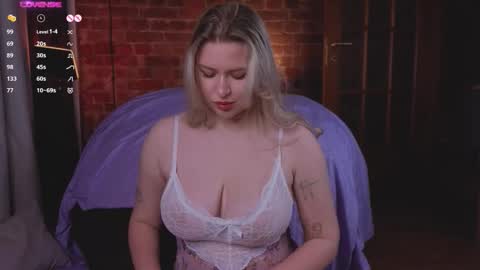 Snapshot of soulmeinme chatting on 11-13-25, 08:08 soulmeinme online show from 11-13-25, 08:08