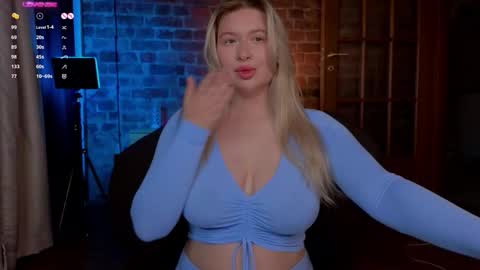 Snapshot of soulmeinme chatting on 11-22-25, 07:46 soulmeinme online show from 11-22-25, 07:46