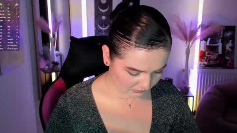 Snapshot of sour_cherry_ chatting on 05-15-26, 06:48 Jennie online show from 05-15-26, 06:48