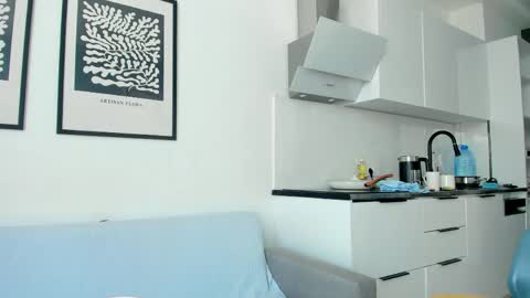 Leah online show from 04-26-26, 10:57