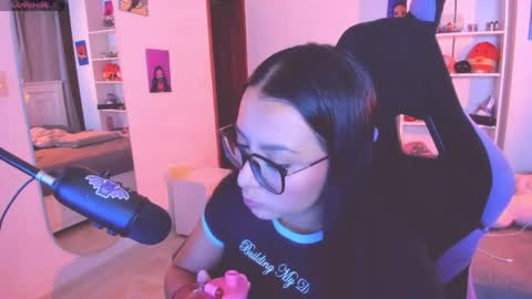 Snapshot of soy___lili chatting on 05-16-26, 11:36 Lili online show from 05-16-26, 11:36