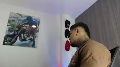 Snapshot of soy_apolo chatting on 09-20-25, 04:52 soy_apolo online show from 09-20-25, 04:52