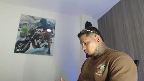 Snapshot of soy_apolo chatting on 10-10-25, 04:39 soy_apolo online show from 10-10-25, 04:39