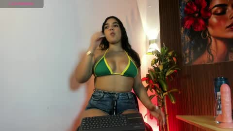 Snapshot of soy_caro chatting on 06-27-26, 08:08 Caro online show from 06-27-26, 08:08