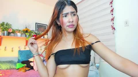 Snapshot of soy_sarah chatting on 02-07-25, 06:14 Sarah Valentina online show from 02-07-25, 06:14