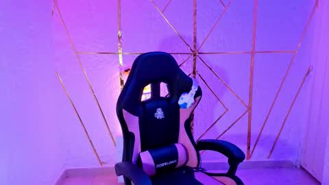 sheila smitt  online show from 11-20-25, 02:28