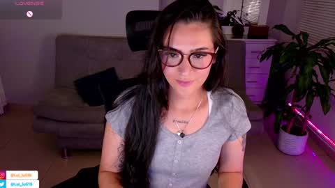 Luisa    online show from 02-08-25, 01:11