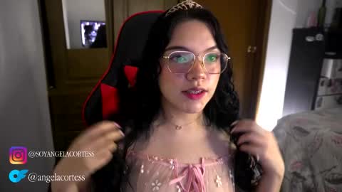 soyangelacortes online show from 10-27-25, 02:37