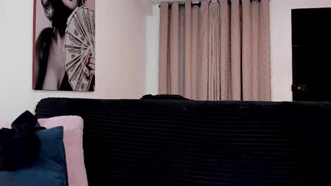 Snapshot of soyraydimarco_ chatting on 10-06-25, 11:57 RayDimarco  independent model online show from 10-06-25, 11:57