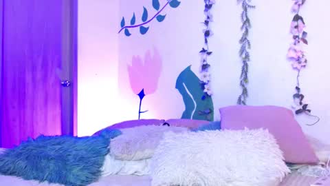      online show from 03-12-25, 05:24