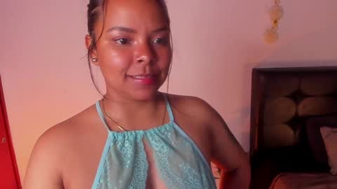 Snapshot of soytucolor chatting on 01-06-25, 12:05 Paula  add me on snap online show from 01-06-25, 12:05