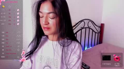 Snapshot of soyvane chatting on 12-11-24, 01:49 VANESSA online show from 12-11-24, 01:49