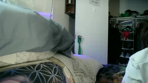 Snapshot of spacecase843 chatting on 12-04-24, 07:50 TrndSettrz online show from 12-04-24, 07:50