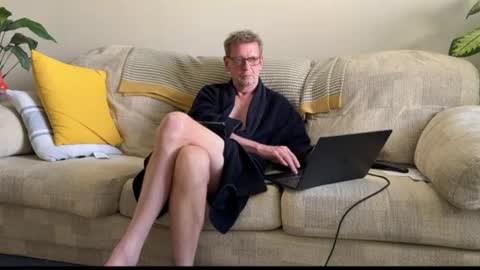 Snapshot of spaceman_fun chatting on 06-10-26, 04:17 spaceman_fun online show from 06-10-26, 04:17