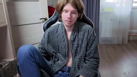 Snapshot of spaisenok chatting on 09-22-25, 02:41 Mike online show from 09-22-25, 02:41