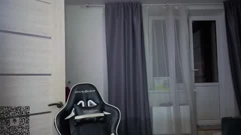 Snapshot of spaisenok chatting on 10-05-25, 11:24 Mike online show from 10-05-25, 11:24