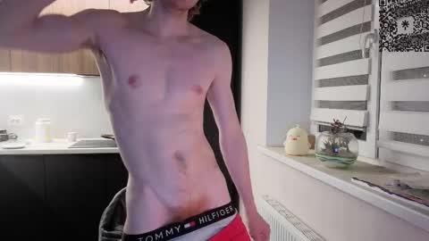 Snapshot of spaisenok chatting on 10-08-25, 01:14 Mike online show from 10-08-25, 01:14