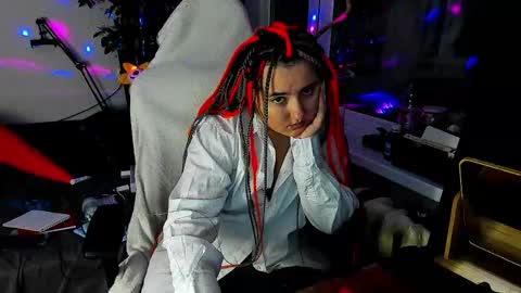 Snapshot of spanking_girls chatting on 11-26-25, 12:11 Evgenia online show from 11-26-25, 12:11