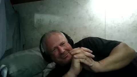 Snapshot of spankmebitches1 chatting on 03-24-26, 11:04 Slave online show from 03-24-26, 11:04