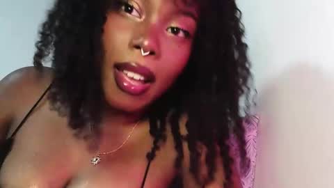 Soleil online show from 11-24-25, 02:06