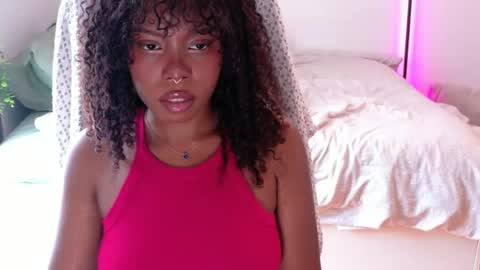 Snapshot of sparklingsoleil chatting on 05-15-26, 05:42 Soleil online show from 05-15-26, 05:42