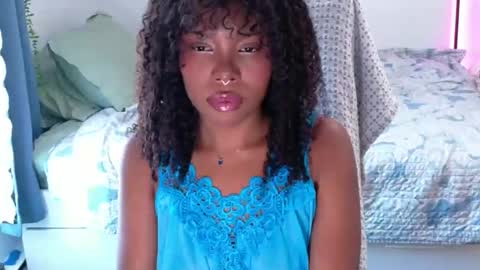 Snapshot of sparklingsoleil chatting on 06-01-26, 05:47 Soleil online show from 06-01-26, 05:47