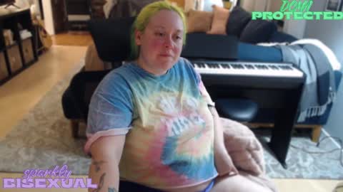 Snapshot of sparklybisexual chatting on 11-12-25, 04:24 sparklybisexual online show from 11-12-25, 04:24