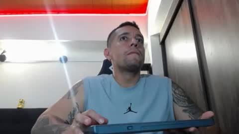     online show from 06-18-26, 04:57