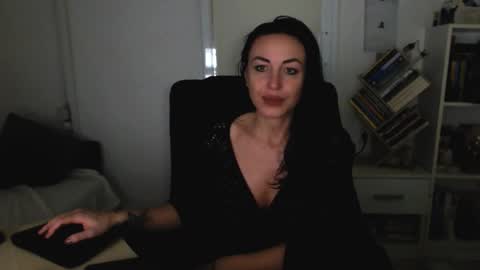 Snapshot of spicemint chatting on 11-05-25, 02:50 Carla online show from 11-05-25, 02:50