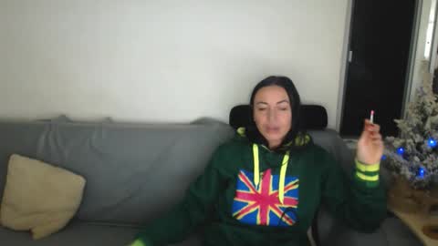 Snapshot of spicemint chatting on 12-14-25, 04:56 Carla online show from 12-14-25, 04:56