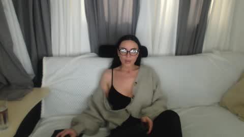 Snapshot of spicemint chatting on 01-14-26, 05:29 Carla online show from 01-14-26, 05:29