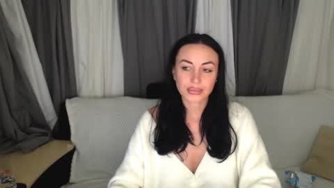 Snapshot of spicemint chatting on 01-18-26, 06:01 Carla online show from 01-18-26, 06:01