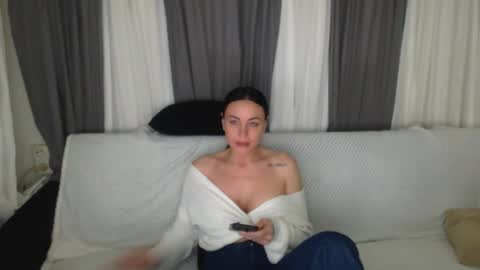Snapshot of spicemint chatting on 02-12-26, 01:50 Carla online show from 02-12-26, 01:50