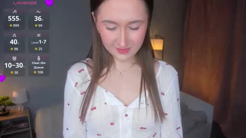 Snapshot of spiceofalex chatting on 11-29-25, 07:28 Elva online show from 11-29-25, 07:28