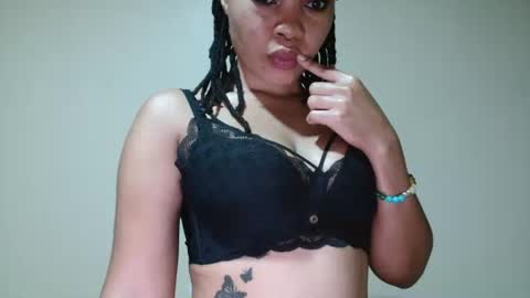 Snapshot of spicy_kerrine chatting on 04-25-26, 02:25 Spicy kerrine online show from 04-25-26, 02:25