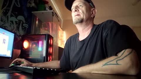 Snapshot of spicyfox420 chatting on 10-09-25, 12:52 SpicyFox420 online show from 10-09-25, 12:52