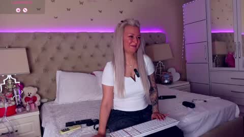 Alicia online show from 04-29-26, 09:46