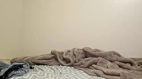 Snapshot of spicyhotmxlf chatting on 04-15-26, 01:29 spicyhotmxlf online show from 04-15-26, 01:29