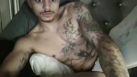 Snapshot of spicypapi9411 chatting on 03-10-26, 01:32 spicypapi9411 online show from 03-10-26, 01:32