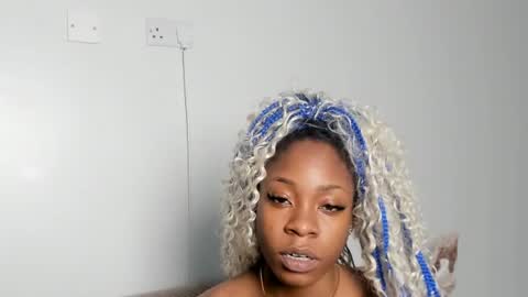 Snapshot of spicyshante chatting on 06-17-26, 05:14 Shante online show from 06-17-26, 05:14