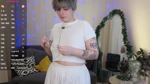 Snapshot of spiderarti chatting on 12-15-25, 09:30 spiderarti online show from 12-15-25, 09:30