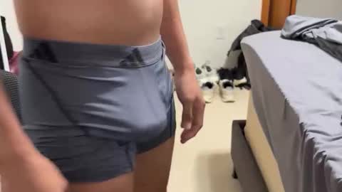 Snapshot of spideyman2093 chatting on 10-25-25, 08:00 spideyman2093 online show from 10-25-25, 08:00