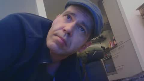 Snapshot of spliffray chatting on 12-05-24, 02:33 spliffray online show from 12-05-24, 02:33