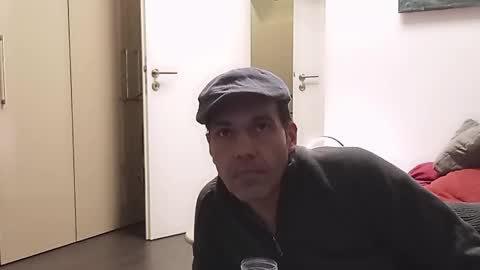 Snapshot of spliffray chatting on 01-03-25, 05:17 spliffray online show from 01-03-25, 05:17