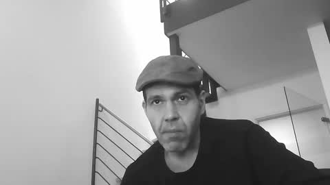 Snapshot of spliffray chatting on 02-15-25, 03:42 spliffray online show from 02-15-25, 03:42