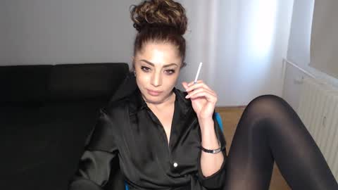 Doll online show from 03-10-25, 02:37