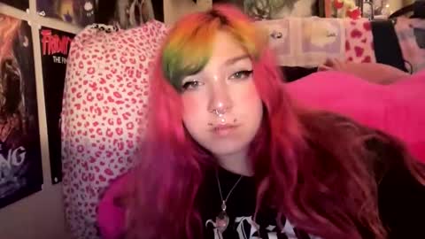 Snapshot of spookysanrihoe chatting on 04-28-26, 04:56 Pixie online show from 04-28-26, 04:56