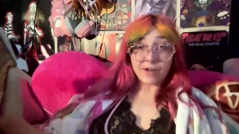 Snapshot of spookysanrihoe chatting on 05-07-26, 04:23 Pixie online show from 05-07-26, 04:23