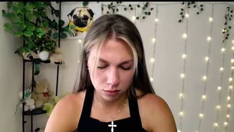 Snapshot of sport_tall_karina chatting on 06-16-26, 08:50 Karina online show from 06-16-26, 08:50